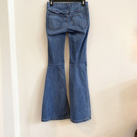 Free People Penny Pull On Flare Leg Jeans Size 25 Medium Wash - Picture 10 of 10